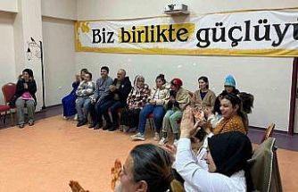 Engelsiz Yaşam Merkezi sakinlerine türkü ziyafeti