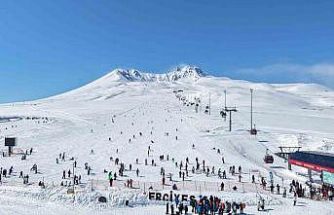Erciyes, ara tatil ve Ramazan Bayramı’nda kayakseverleri bekliyor
