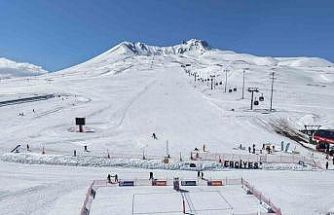 Erciyes’te kar voleybolu heyecanı başlıyor
