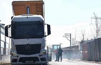 Erenler’de yollar yenilenmeye devam ediyor