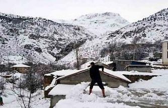 Erzincan’da köylerde karla mücadele sürüyor