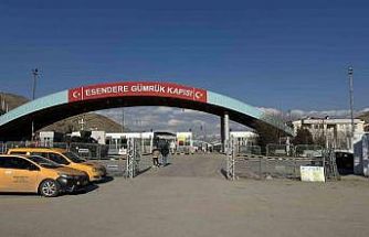 Esendere Sınır Kapısı’nda sessiz bekleyiş