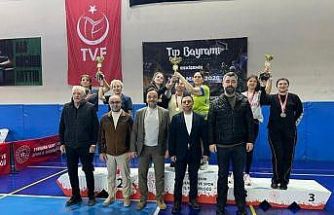 Eskişehir’de sağlık çalışanlarının masa tenisi heyecanı