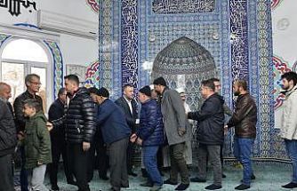 Ezine’de namaz sonrası bayramlaşma