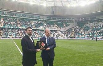 Fenerbahçe, Bursaspor ve Fatih Tekke’ye fair play ödülleri takdim edildi