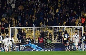 Fenerbahçe, kalesini gole kapatamıyor