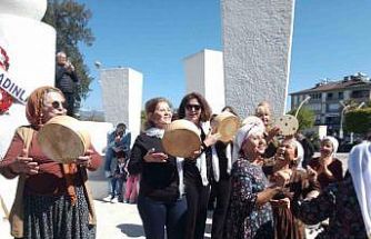 Fethiye’de Kadınlar, günlerini oynayarak kutladı
