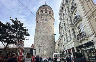 Galata Kulesi’nden atlayan kadın hayatını kaybetti