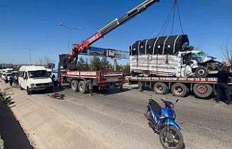 Gaziantep’te minibüs ile kamyonet çarpıştı: 4 yaralı