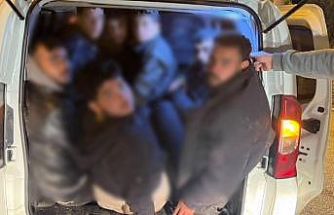 Göçmenleri tıka basa taşırken yakayı ele veren insan tacirine 102 bin TL ceza