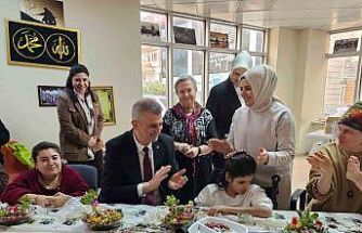 Gölcük’te engelli bireyler teraryum atölyesinde buluştu