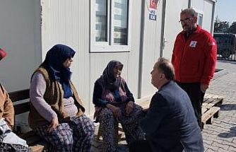 Gördesli öğrencilerden depremzede ailelere Ramazan desteği