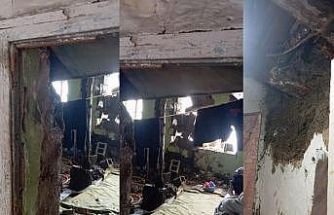 Hakkari’de bir ev çöktü