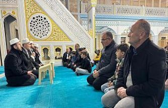 Hakkari’de Kadir Gecesi dualarla idrak edildi