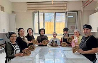 Halk Eğitim kursiyerleri pişirdi, ihtiyaç sahiplerinin sofraları bereketlendi