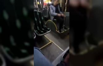 Halk otobüsündeki uygunsuz davranış kamerada