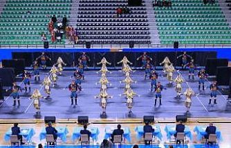 Halk oyunları şöleni izleyenleri mest etti