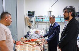 Hastanede tedavi gören vatandaşlara bayram ziyareti