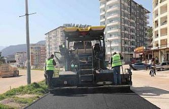 Hatay Büyükşehir Belediyesi, Yolçatı’nda asfalt serimine başladı