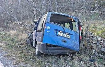 Hurdaya dönen araçlarda 1 kişi öldü, bir kişi yaralandı