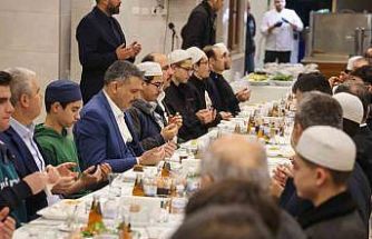 İçişleri Bakanı Mustafa Çiftçi, Kur’an kursu öğrencileriyle sahur yaptı