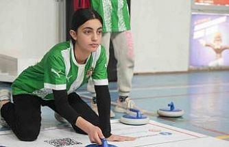 Iğdır’da öğrenciler floor curling ile tanışıyor