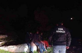 İHA tespit etti, ekipler operasyon yaptı: 22 düzensiz göçmen yakalandı