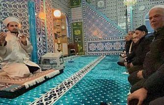 İmamın cemaate telefon tepkisi