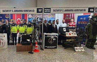 İpekyolu Bölgesel Kariyer Fuarı’nda jandarma standına yoğun ilgi