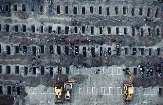 İran Dışişleri Bakanı Arakçi ilkokula düzenlenen saldırıda ölen çocuklar için kazılan mezarları paylaştı