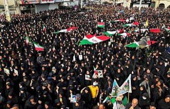 İran’daki okul saldırısında ölenler için cenaze töreni