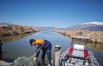 Işıklı Barajında kaçak avcılığa geçit yok 5 bin metre ağ ele geçirildi