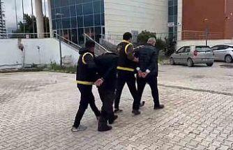 İskenderun’da işledikleri suçlardan aranan 2 kişi yakalandı