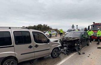 Isparta’da 8 kişinin yaralandığı kaza kamerada