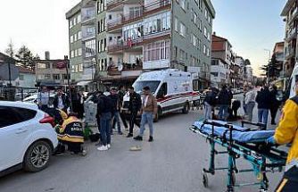 Isparta’da aydınlatma direğine çarpan motosikletteki 2 kişi yaralandı