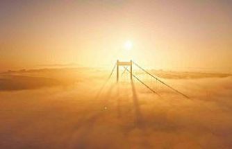 İstanbul Boğazı’ndaki sis manzarası mest etti