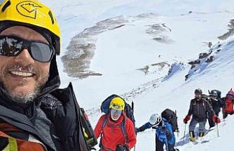 İstanbul Doğa Sporları Kulübü’nden Süphan Dağı’na kış tırmanışı