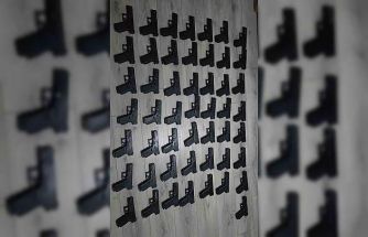 İstanbul’da gözaltına alınan kişinin evinden ve aracından 50 tabanca çıktı
