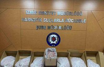 İzmir’de narkotik polisi 356 bin uyuşturucu hap yakaladı