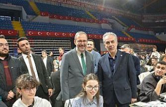 İzmir’de üniversite öğrencileri ’Kampüs İftarları’ programında buluştu