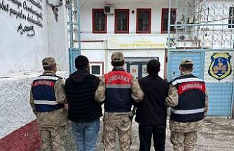 Jandarmadan nokta operasyon: 15 yılı aşkın cezası bulunan 2 firari yakalandı