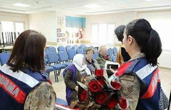 Jandarmadan Yaşlılar Haftasında anlamlı ziyaret