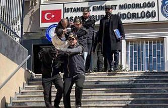 Kadıköy’de ev sahibi ve bakıcıyı bağlayıp 1 milyon TL çaldılar: Şüpheli yurt dışına kaçarken yakalandı