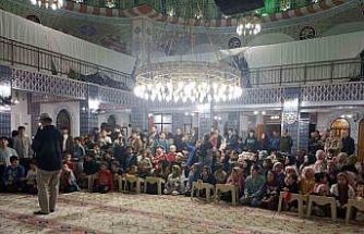 Kadir Gecesinde 271 çocukla anlamlı buluşma