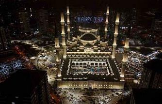 Kadir Gecesi’nde Şahinbey Millet Cami doldu taştı