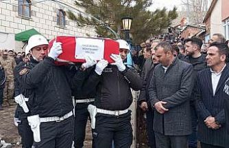 Kalp krizi sonucu hayatını kaybeden Bayburtlu polis toprağa verildi