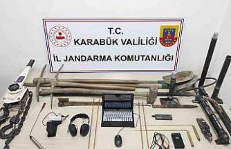 Karabük’te jandarmadan kaçak kazı ve uyuşturucu operasyonu
