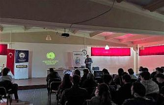 Karacasu’da üniversite öğrencilerine çevrimiçi suç unsurları anlatıldı