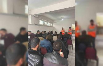 Karayazı esnaf derneğinden örnek dayanışma