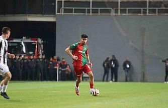 Karşıyaka’da Erhan Öztürk, 7 gollük katkıyla döndü